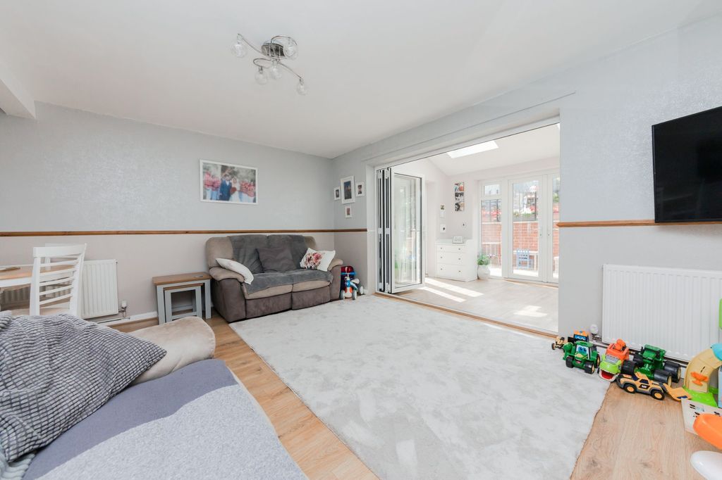 Property photo 3 of 16