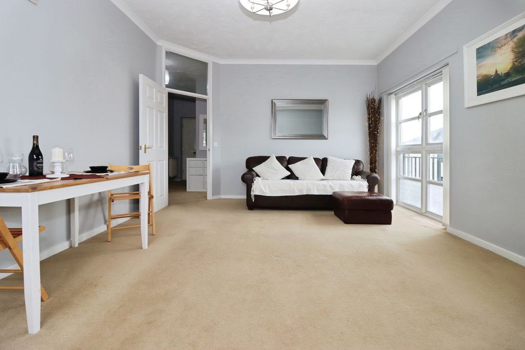 Property photo 3 of 17 Photo