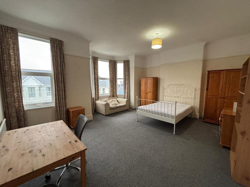 Property photo 1 of 14 R5.Jpg