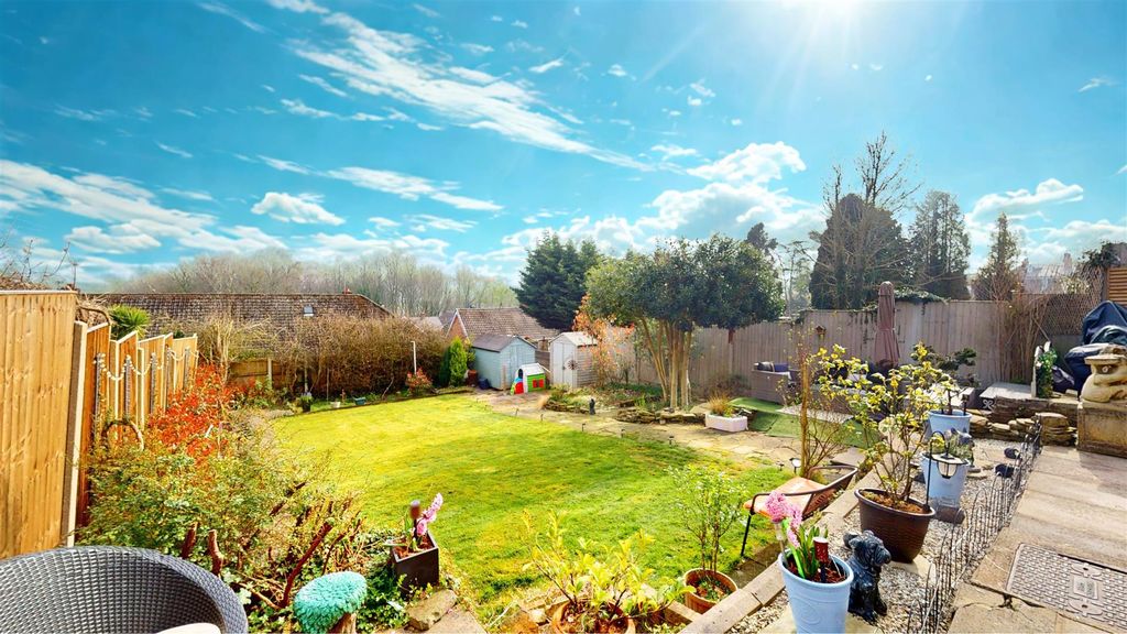 Property photo 3 of 34 Broad Lane Rear Garden