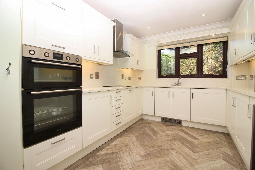 Property photo 2 of 25 Kitchen/Diner