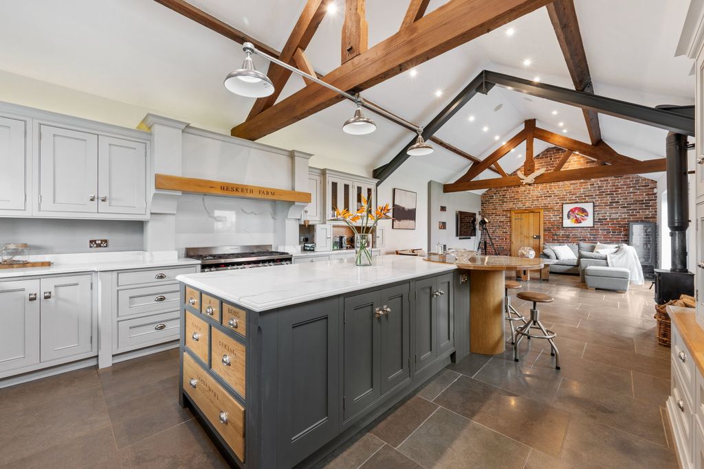 Property photo 2 of 49