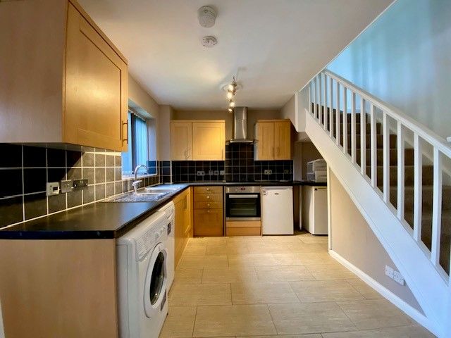 Property photo 3 of 6 Kitchen