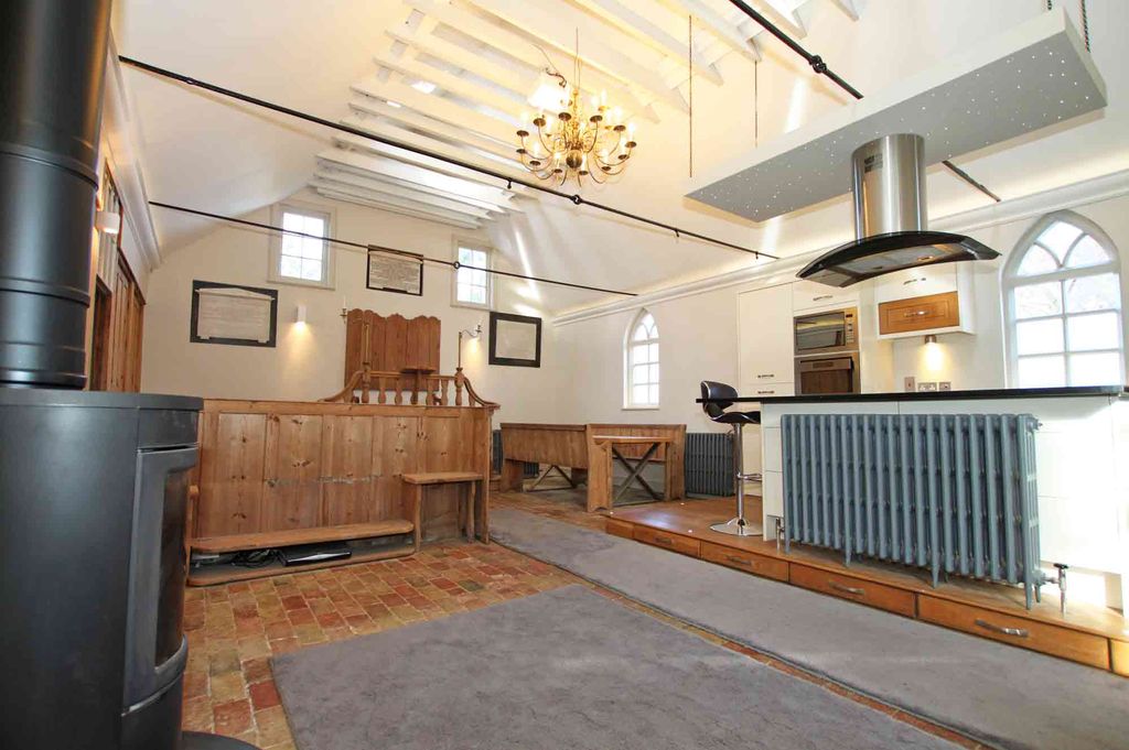 Property photo 3 of 15