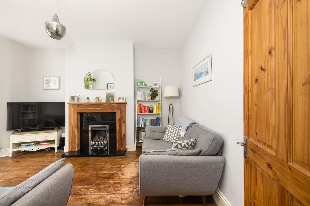 Property photo 1 of 31 Char8101.Jpg