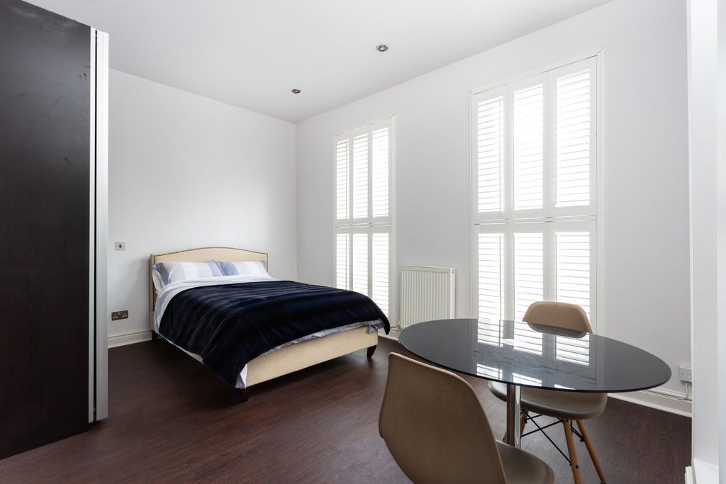 Property photo 1 of 6 1