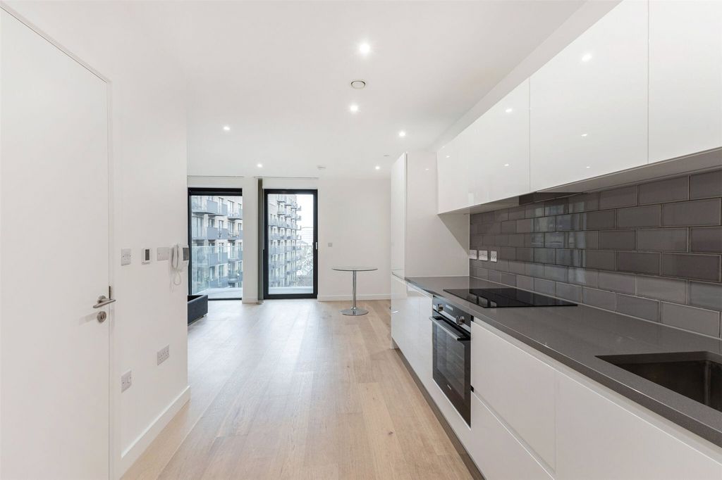 Property photo 2 of 21 Picture No. 04