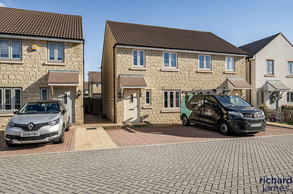 Property photo 1 of 13 375075B28Cea486981d69E084464Eeb3