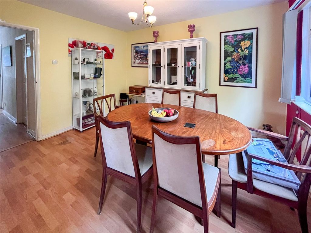 Property photo 3 of 24