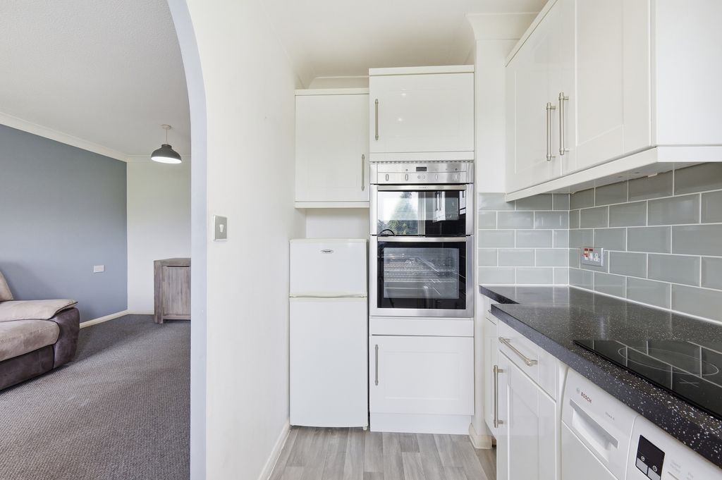 Property photo 3 of 13 7_Img_2122