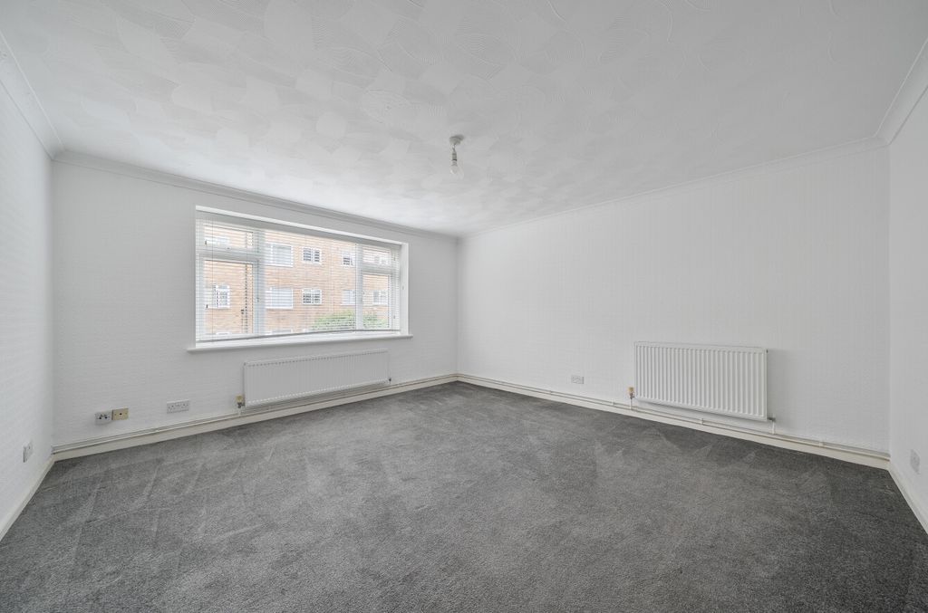 Property photo 3 of 12 1510893-7-6A85738...