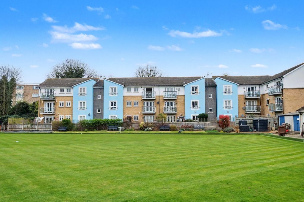 Property photo 1 of 12