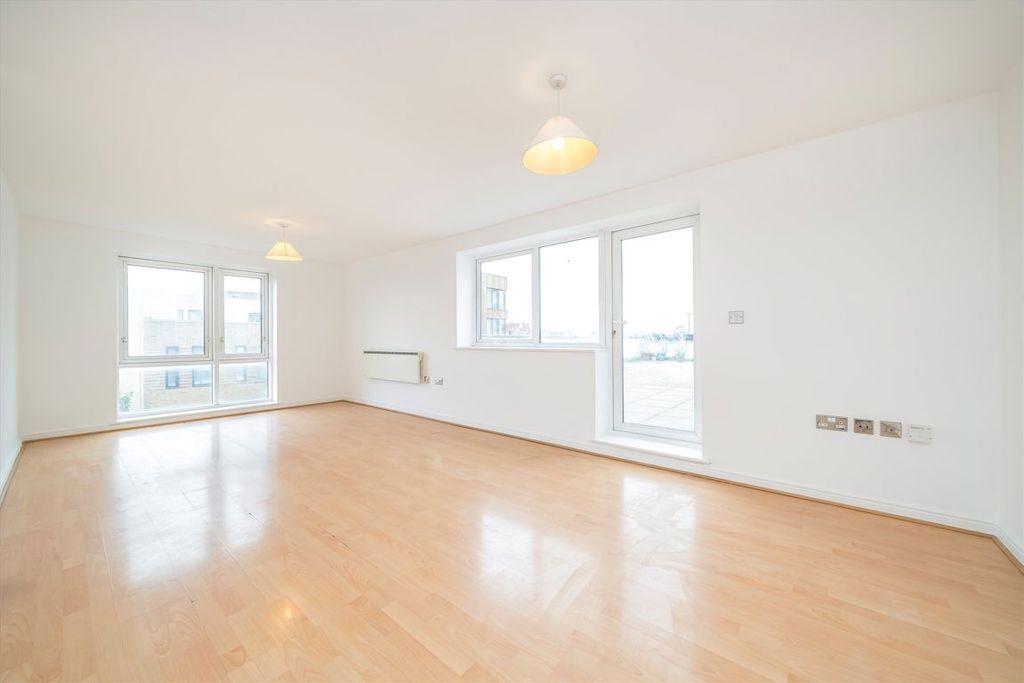 Property photo 2 of 6