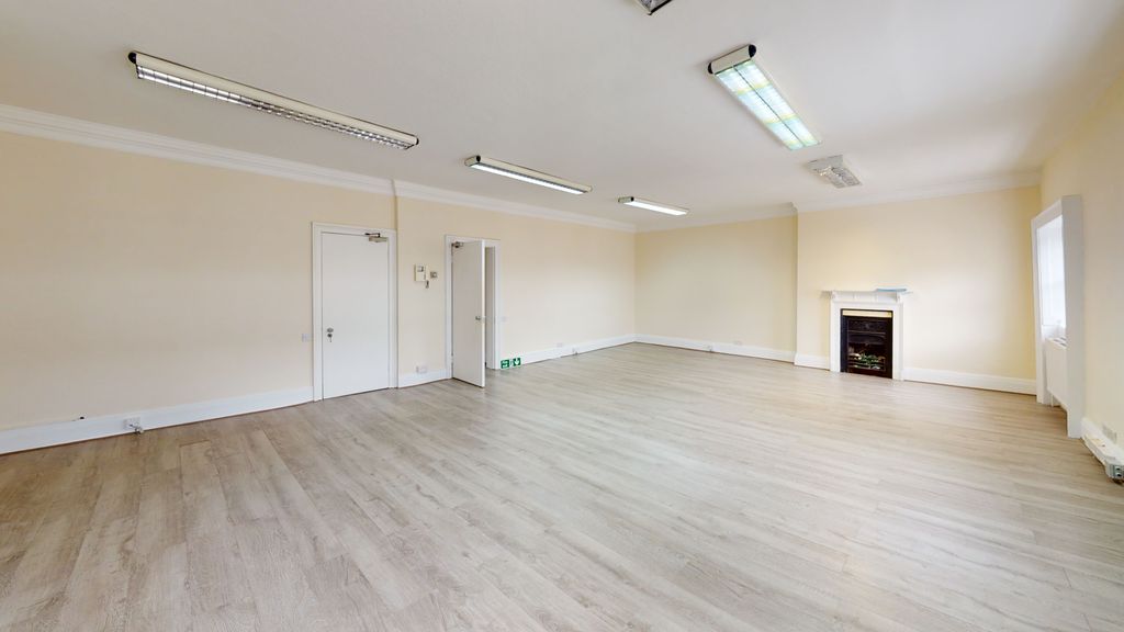 Property photo 2 of 9 Open Plan Office 