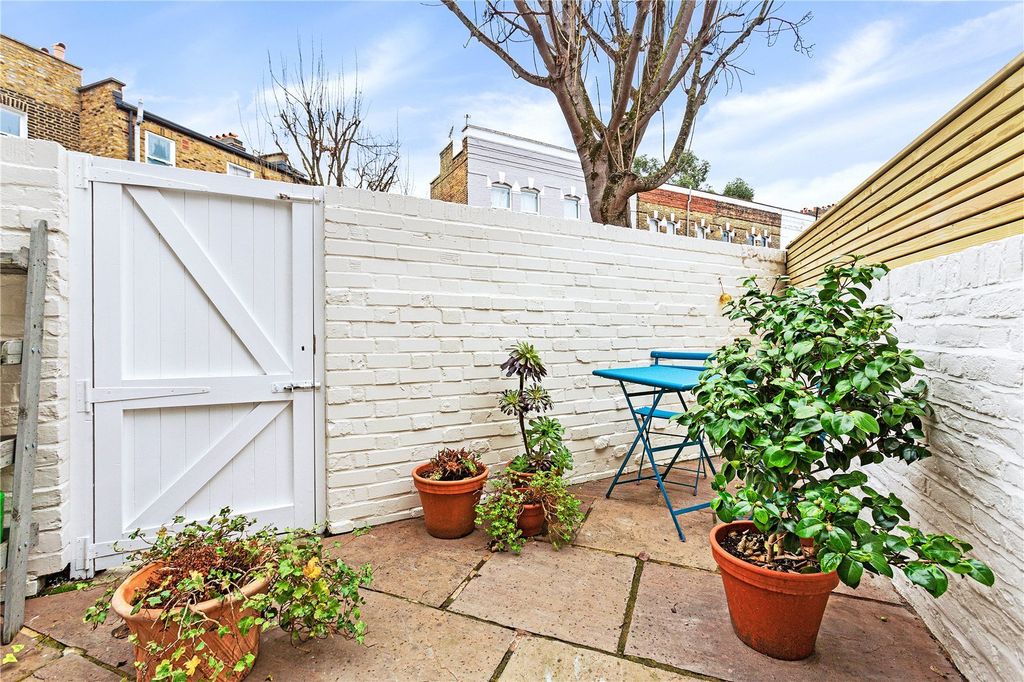 Property photo 3 of 8