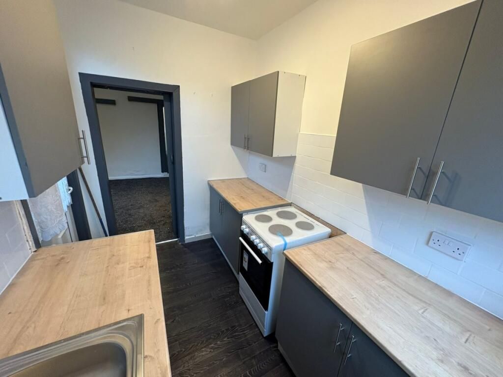 Property photo 2 of 5 Kitchen