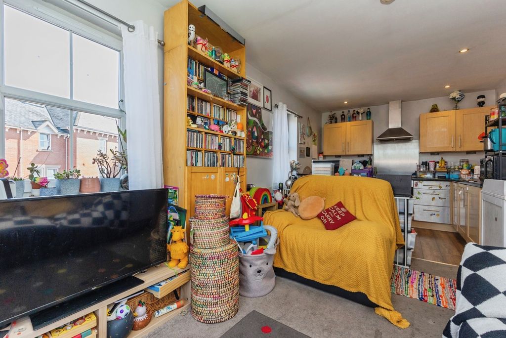 Property photo 2 of 17 Pbox-Img.Jpg