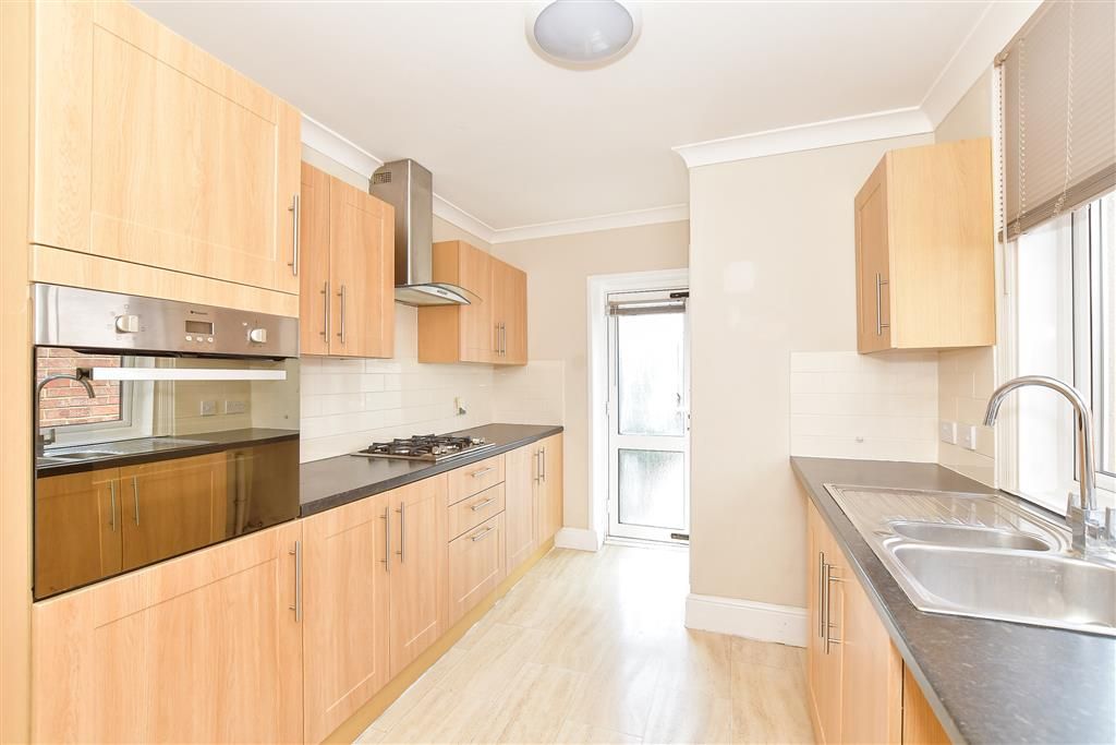Property photo 1 of 9 Kitchen