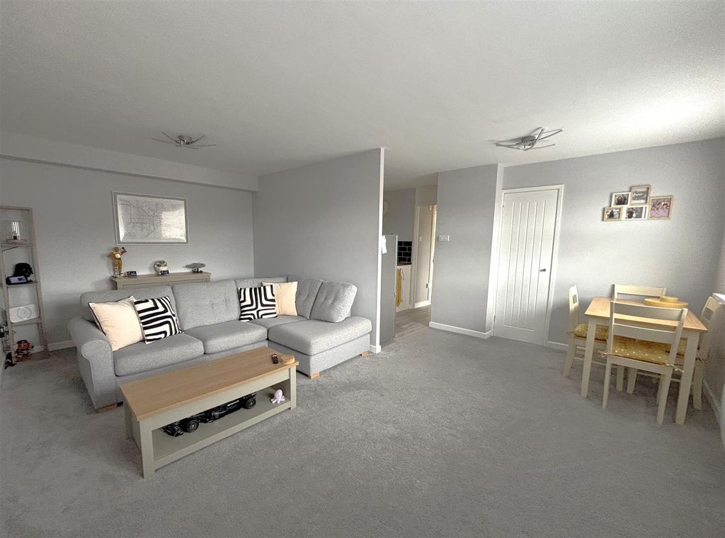 Property photo 2 of 14 Sr 2.Jpeg