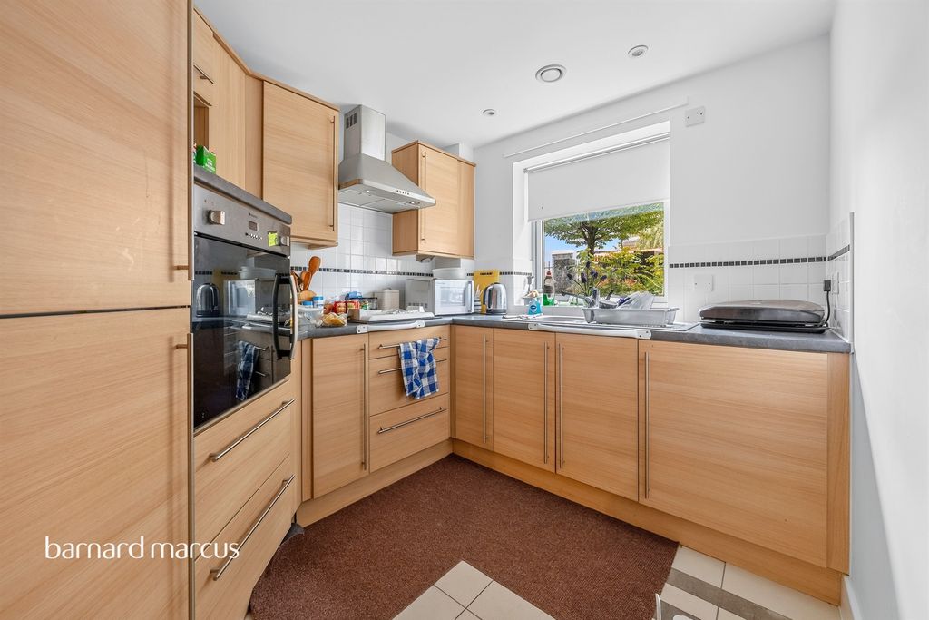 Property photo 2 of 11