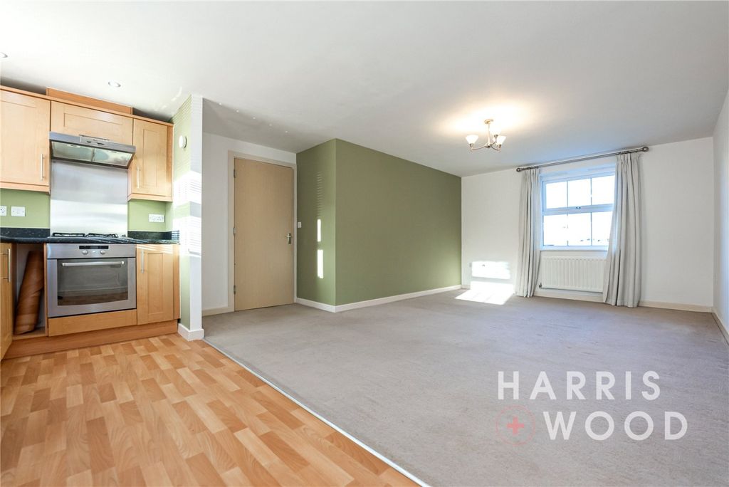 Property photo 2 of 15 3834353