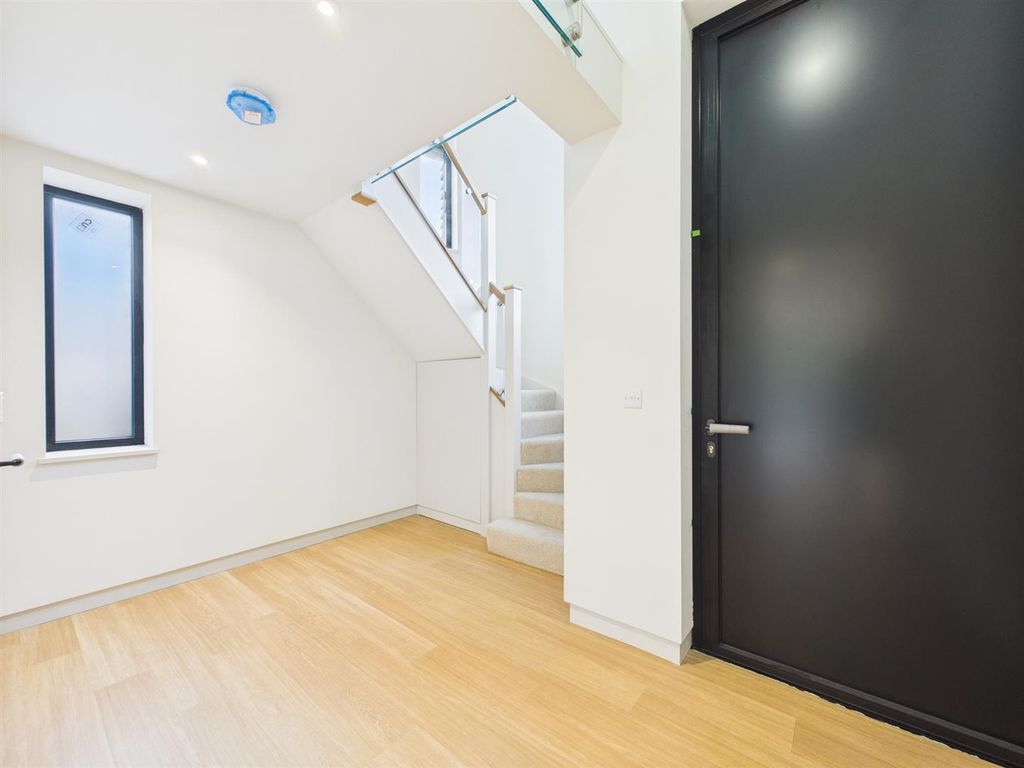 Property photo 2 of 26 Cam02885G0-Pr0579-Still011.Jpg