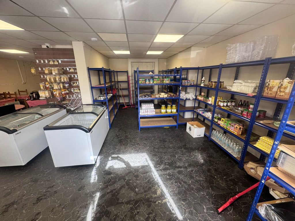 Property photo 1 of 6 Photo 6