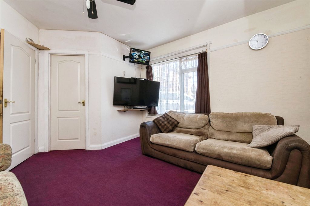 Property photo 3 of 17 Picture No. 05