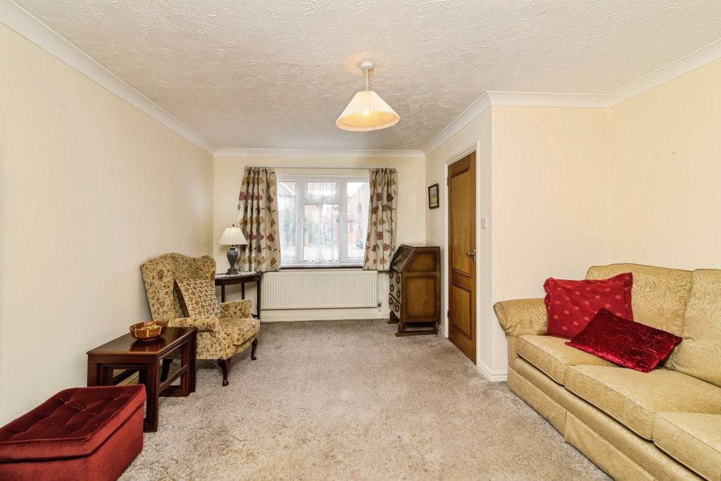 Property photo 3 of 20 Sitting Room