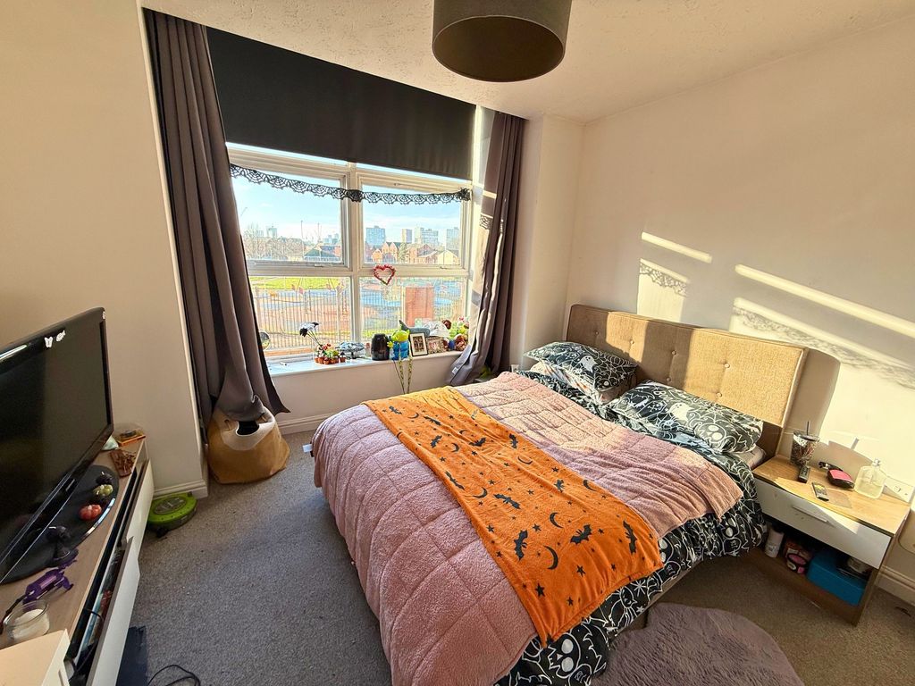 Property photo 2 of 11