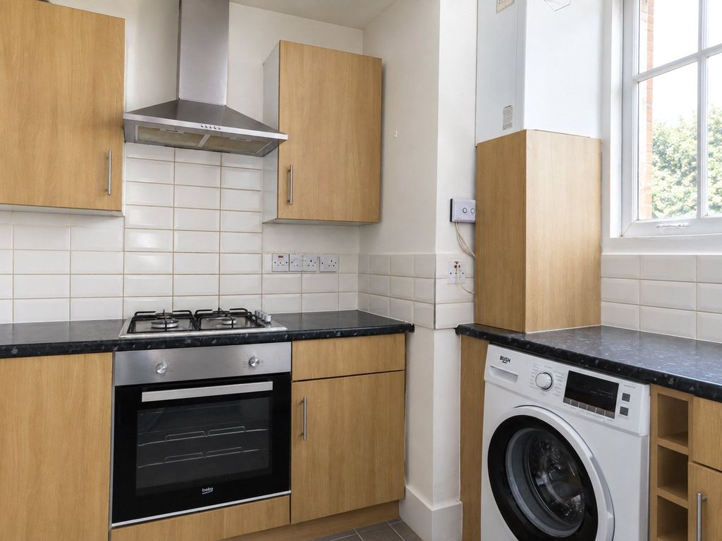 Property photo 3 of 6 Kitchen