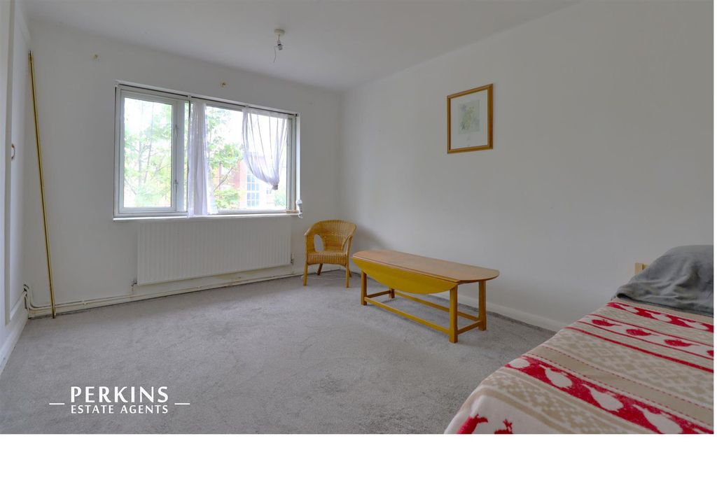 Property photo 3 of 7 Bed 1.Jpg