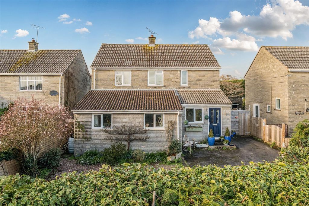 Property photo 1 of 17 Front