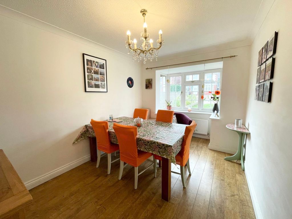 Property photo 3 of 25 Img_4062