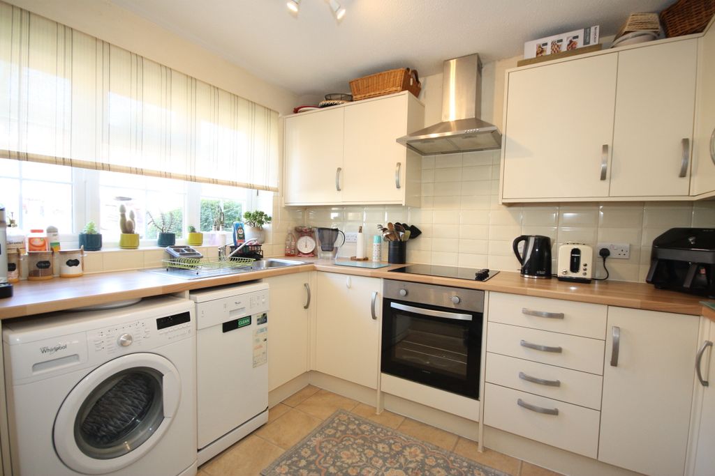 Property photo 2 of 9