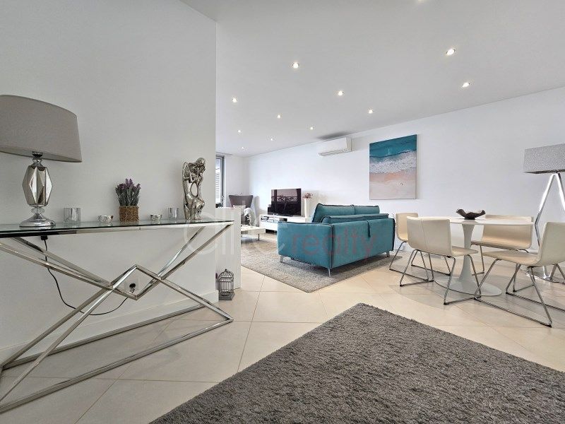 Property photo 3 of 25