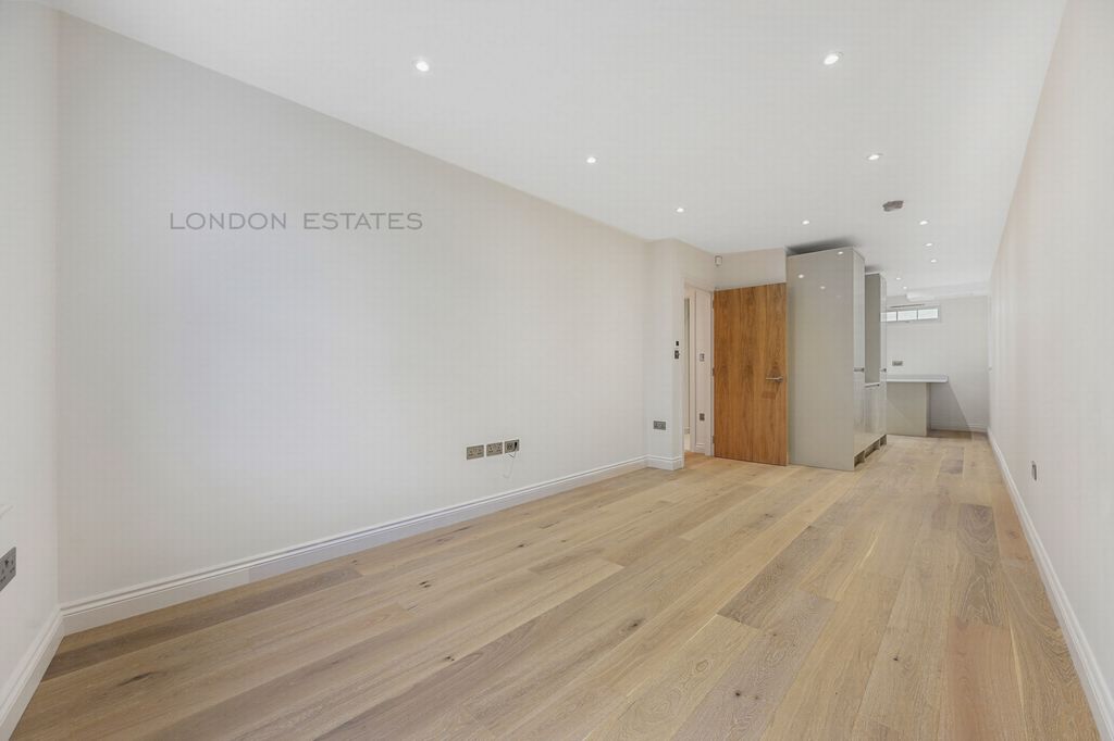 Property photo 2 of 8 Photo 7