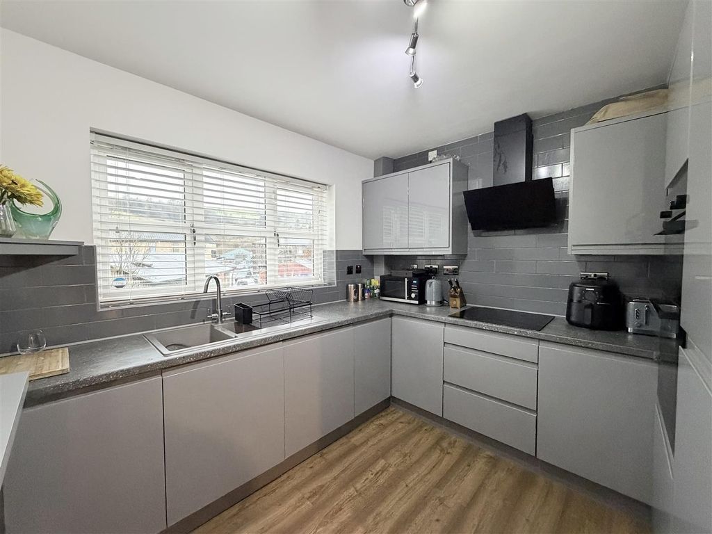 Property photo 3 of 7 03.Jpeg