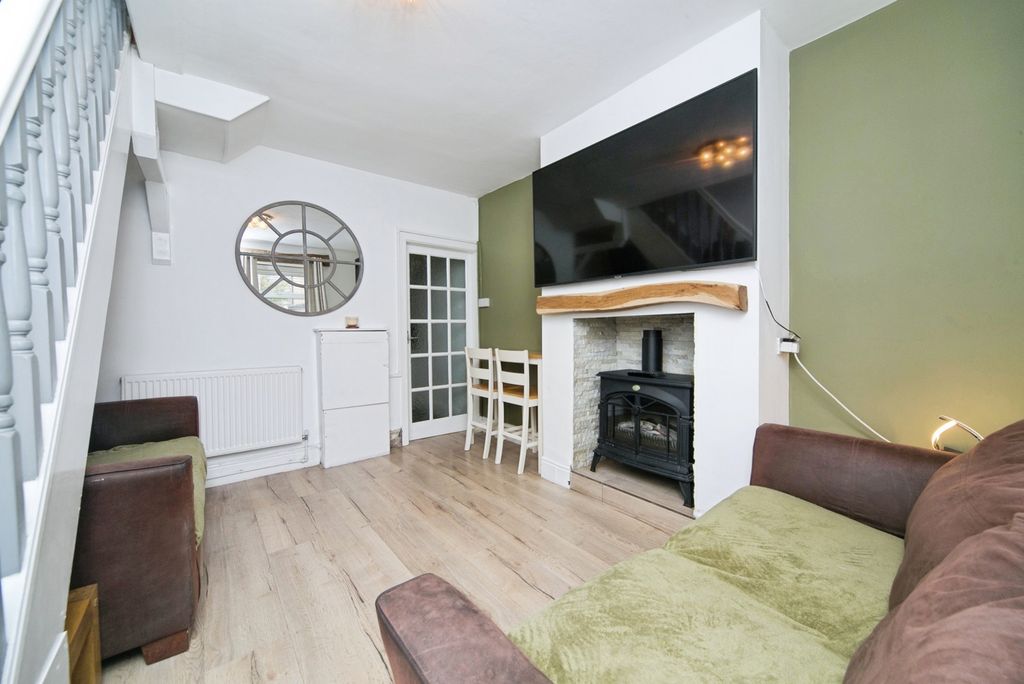 Property photo 2 of 17 Photo