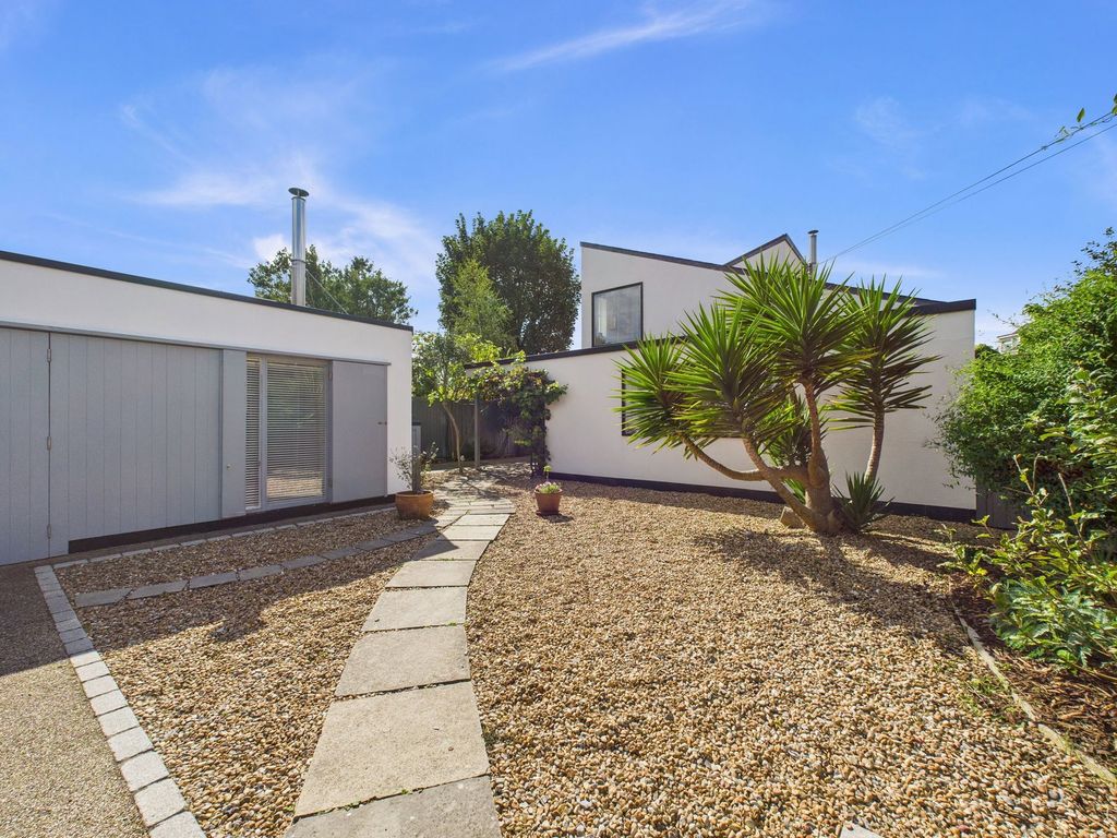 Property photo 3 of 40