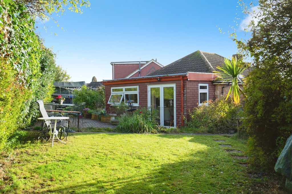 Property photo 3 of 17