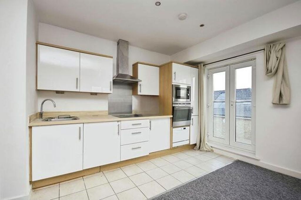 Property photo 3 of 12