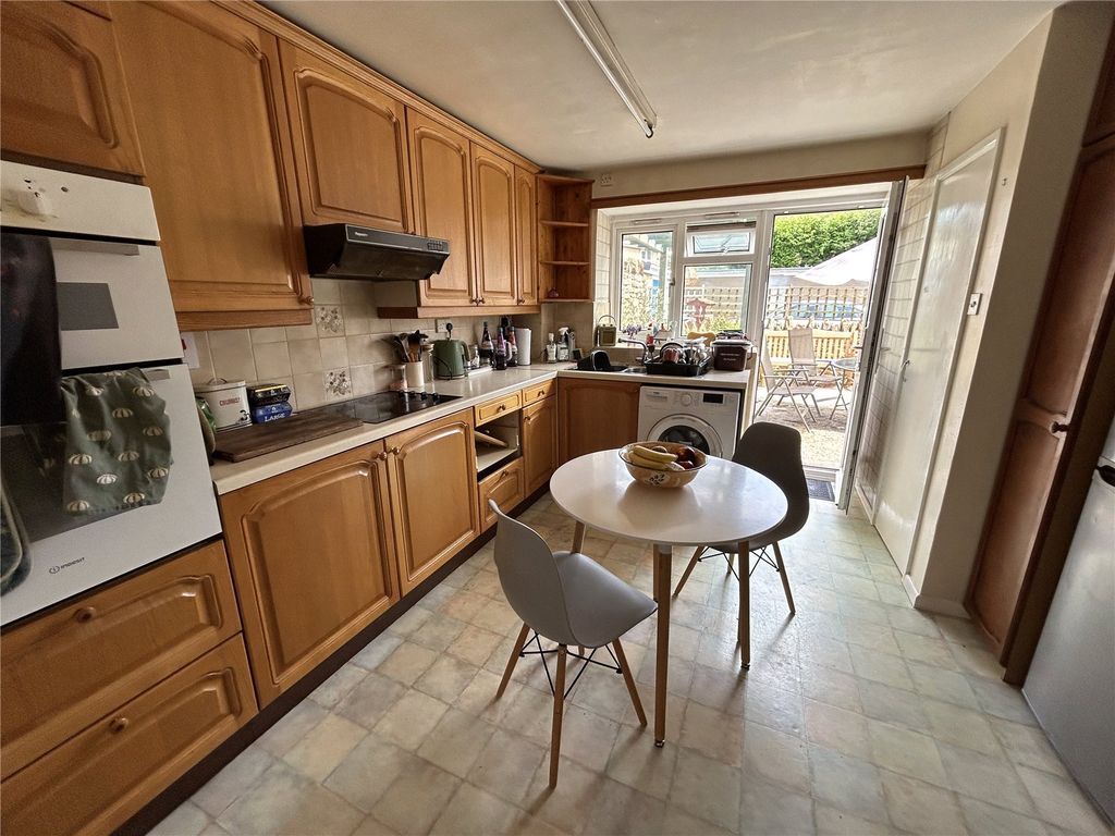 Property photo 2 of 18 Picture No. 27