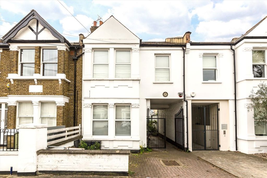 Property photo 1 of 6