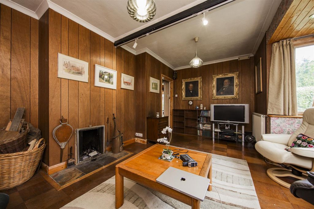 Property photo 3 of 38 Sitting Room