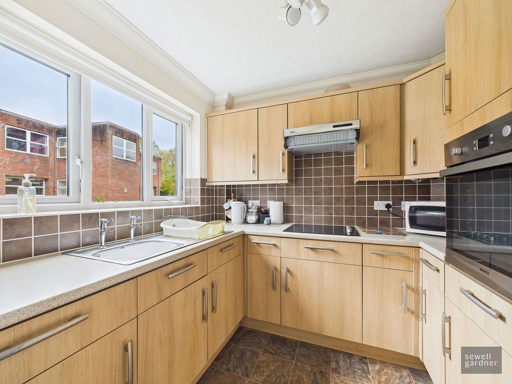 Property photo 3 of 11