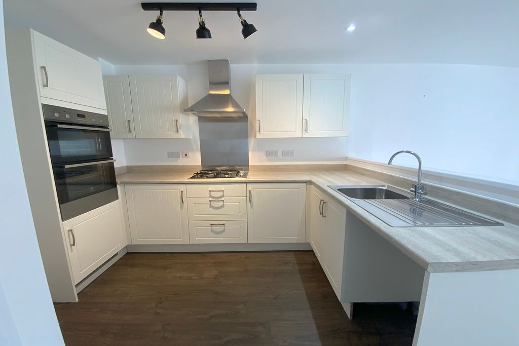 Property photo 2 of 29 Kitchen 