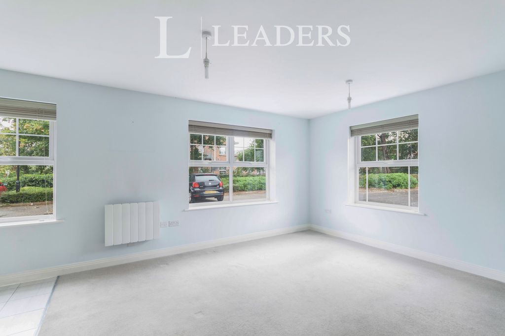 Property photo 2 of 7 18E615A7-F939-408E-9