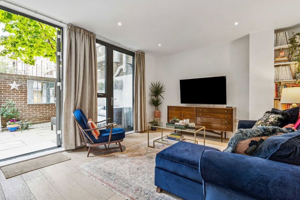 Property photo 2 of 8