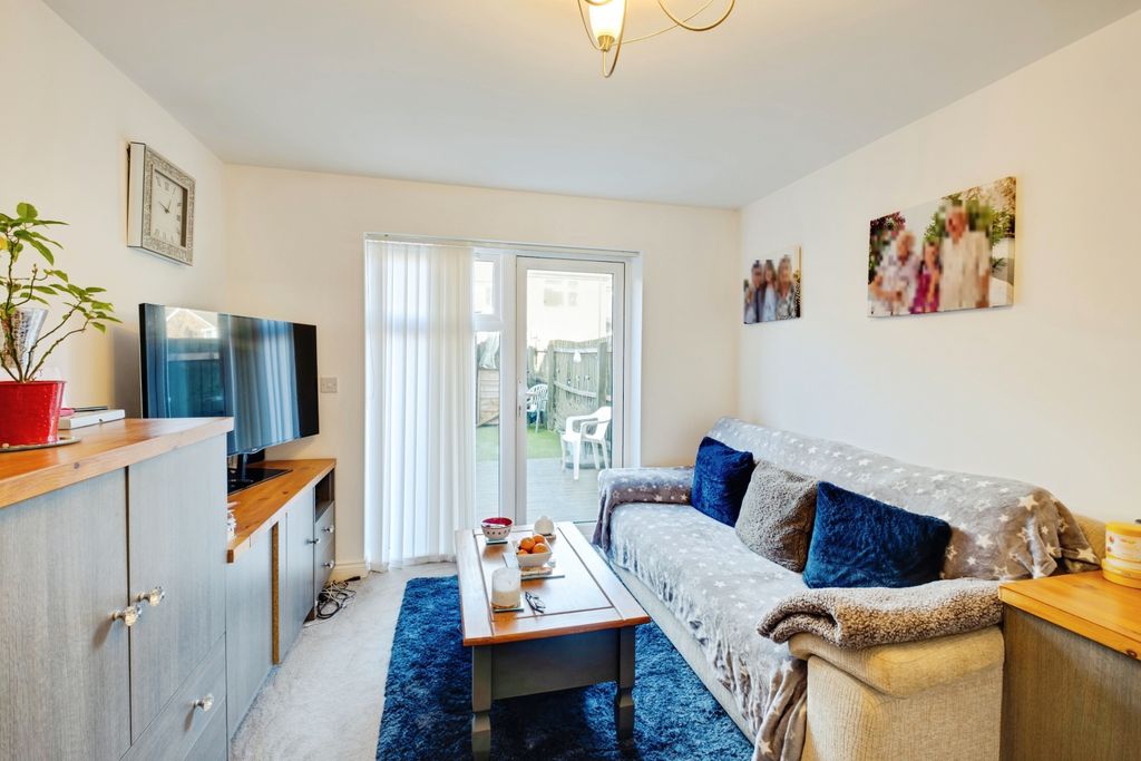 Property photo 3 of 19